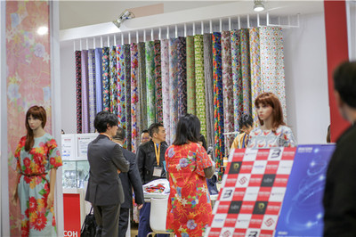 数码微工厂助服装业可持续创新，日本理光在沪展示多款黑科技